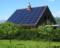Immagine associata al documento: Puglia - 'Per i pugliesi bollette meno care con fotovoltaico sui tetti'