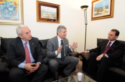 Immagine associata al documento: Il Presidente Vendola incontra Ambasciatore Kosovo: "Interlocutore naturale"
