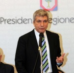Immagine associata al documento: Conferenza stampa fine anno e prospettive 2014. Vendola: "Verso Smart Puglia 2020"