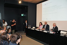 Immagine associata al documento: Emiliano firma accordo su Turismo con Albania