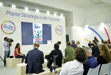 Immagine associata al documento: FdL, "We are Creative in Puglia" con l'artista Iacurci l'arte pugliese a Monaco